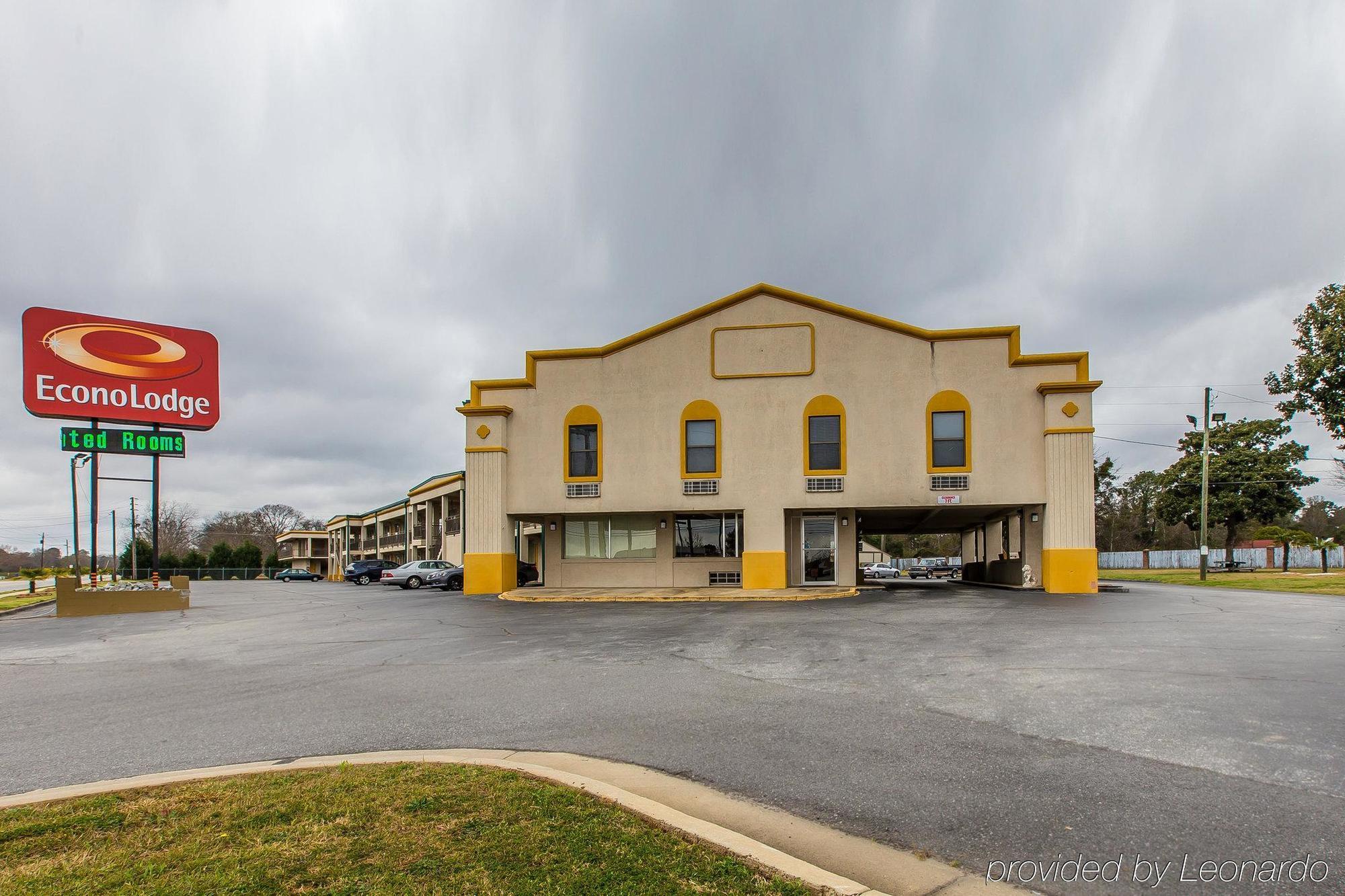 Econo Lodge Байрън Екстериор снимка